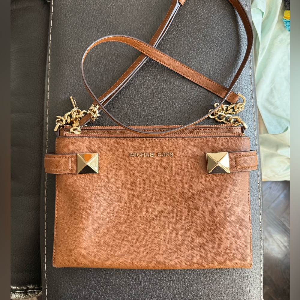 Michael Kors Karla Leather East West Crossbody Bag Tan/Gold